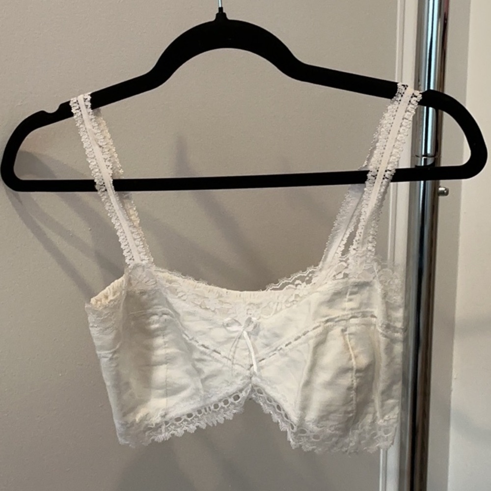 Chic White Lace Bra
